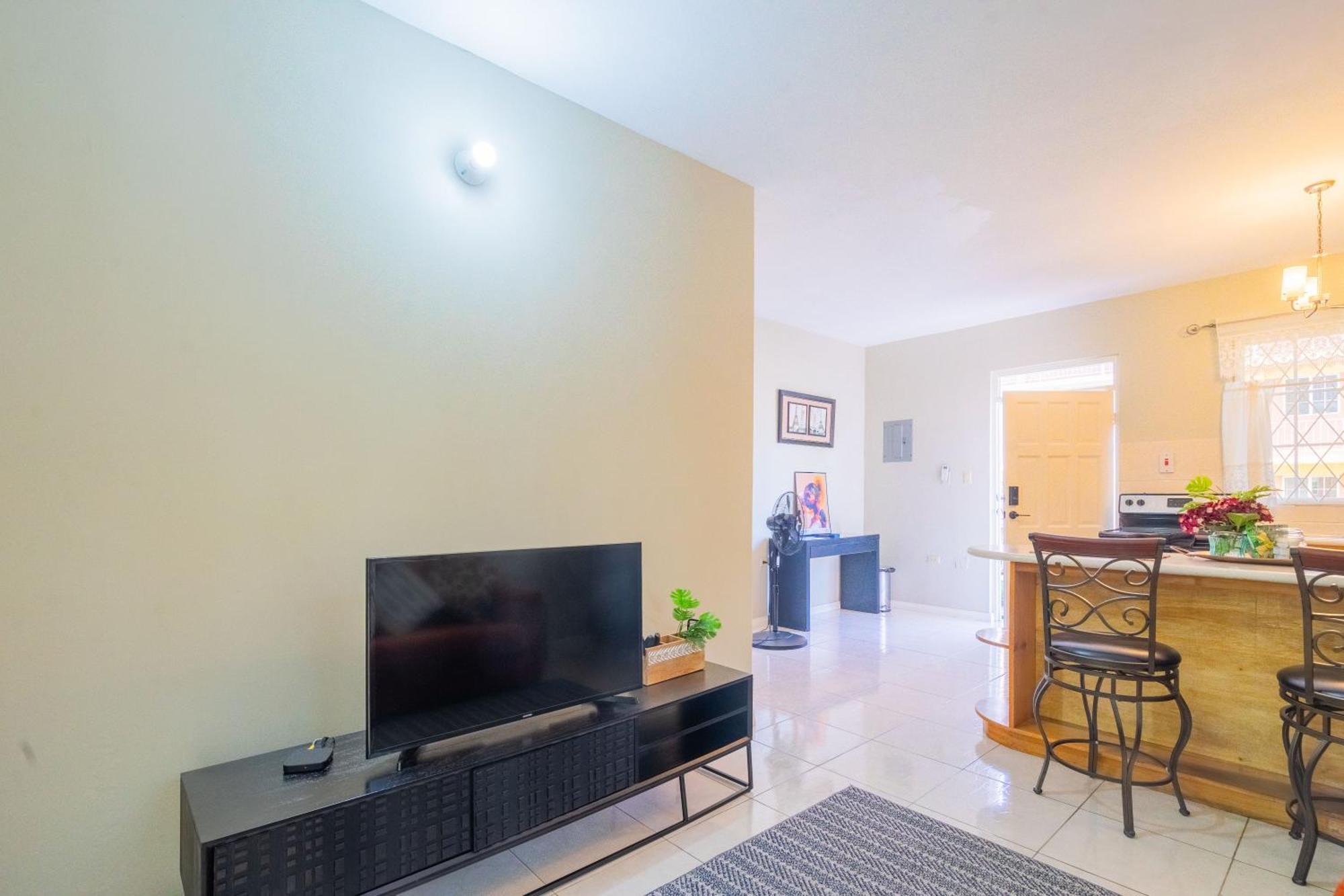 Musgrave Annex- Comfy 1 Bedroom Apartment On The Ground Floor Kingston Bagian luar foto