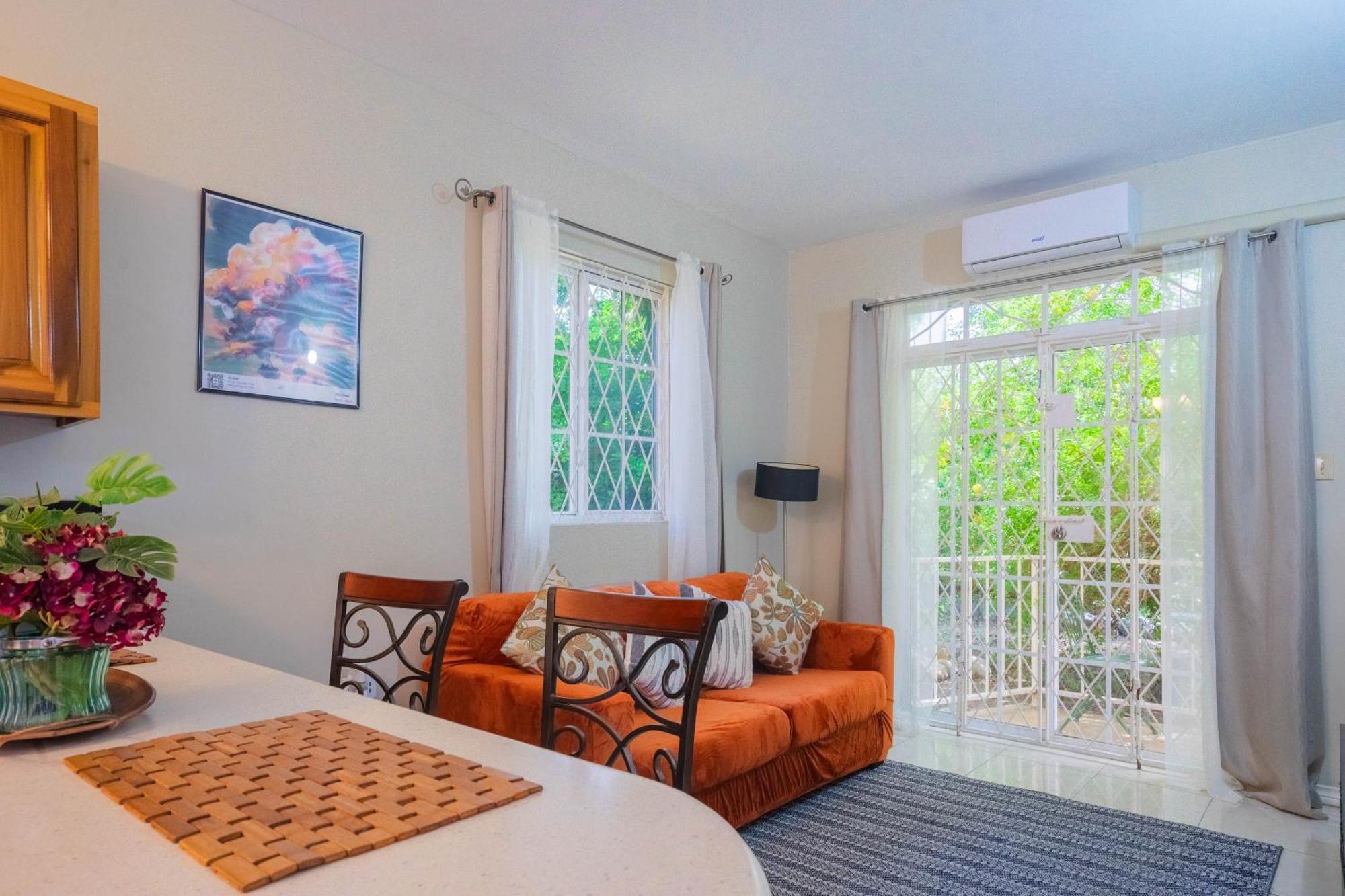 Musgrave Annex- Comfy 1 Bedroom Apartment On The Ground Floor Kingston Bagian luar foto