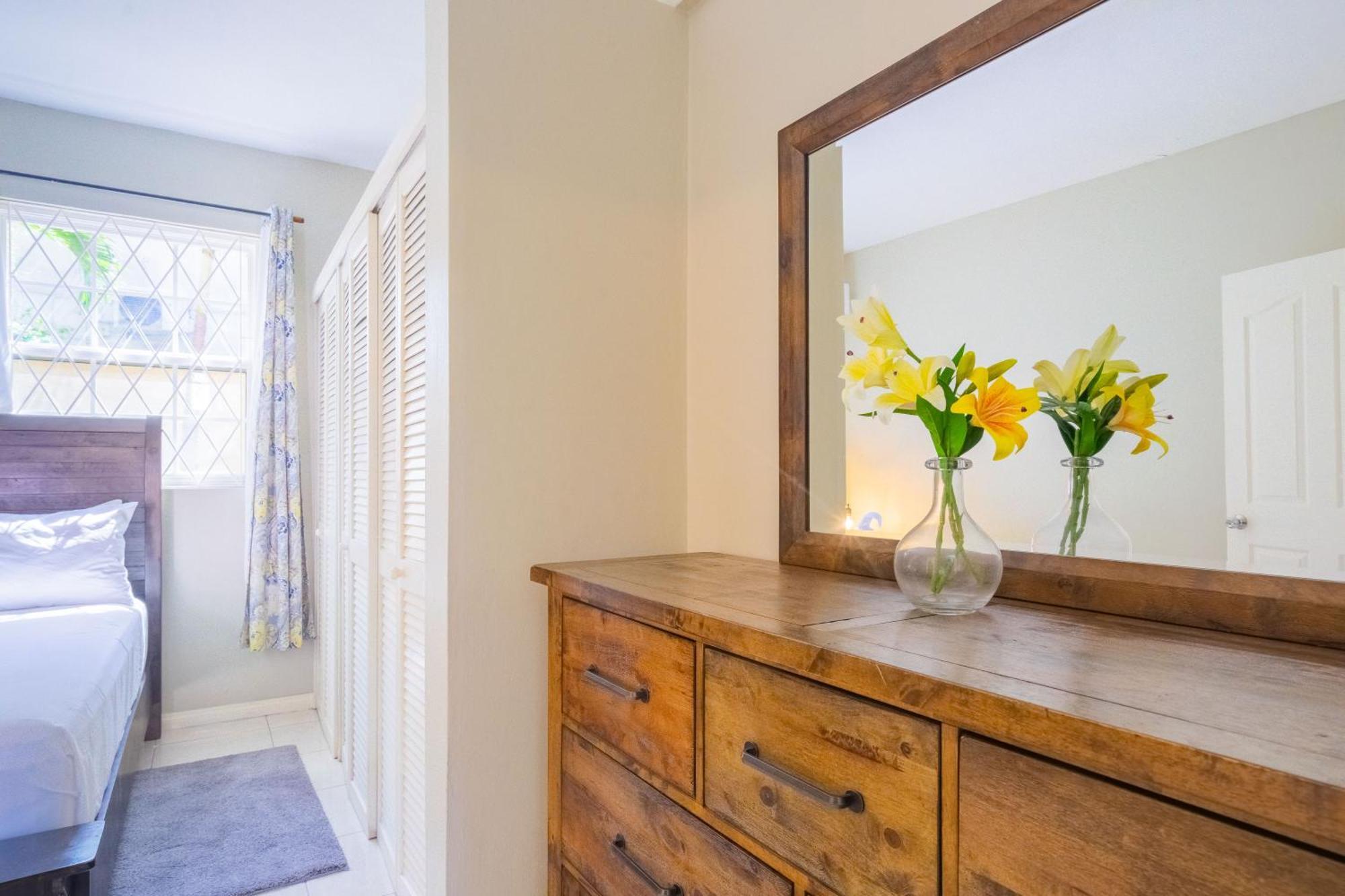 Musgrave Annex- Comfy 1 Bedroom Apartment On The Ground Floor Kingston Bagian luar foto