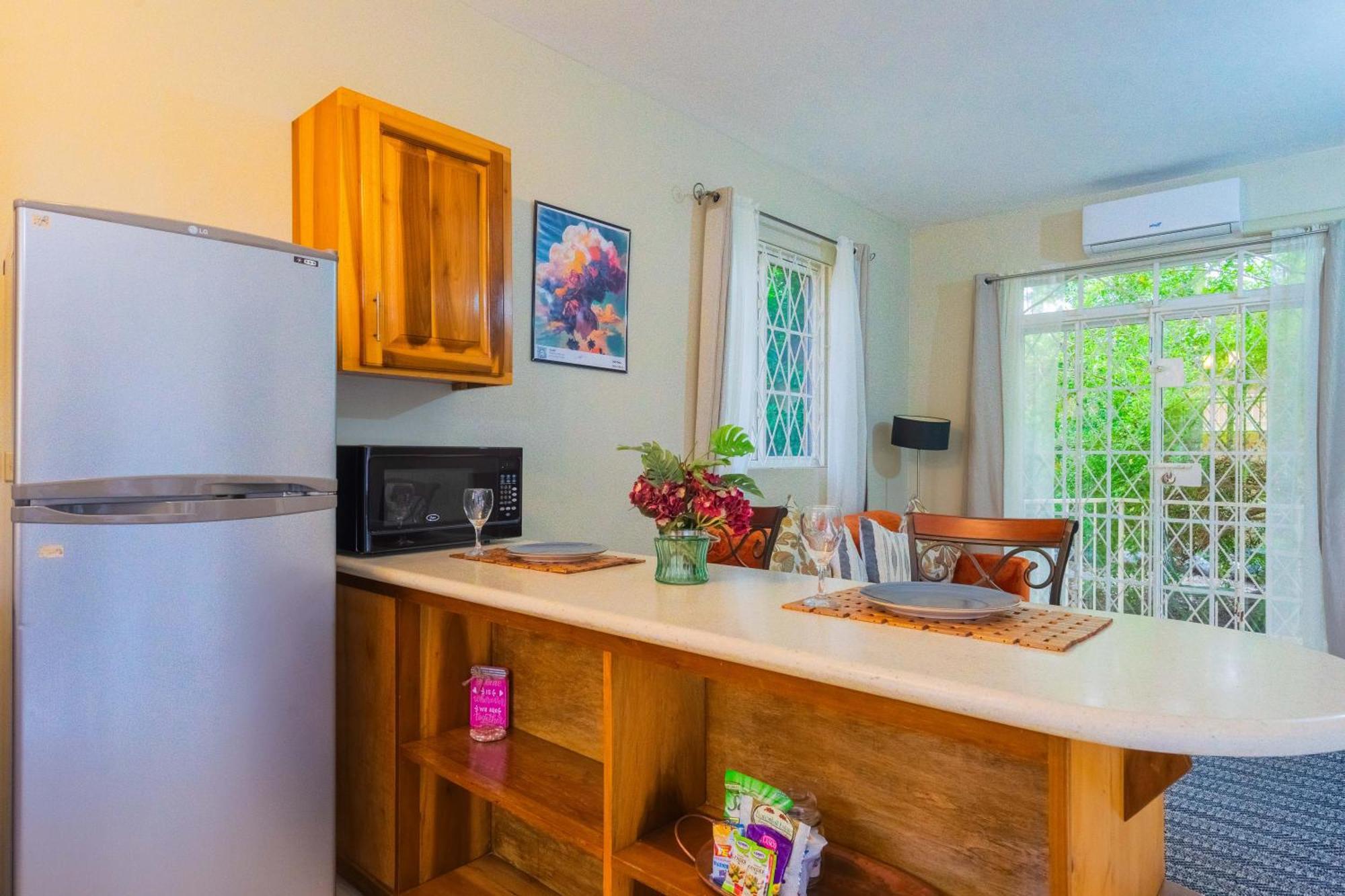 Musgrave Annex- Comfy 1 Bedroom Apartment On The Ground Floor Kingston Bagian luar foto